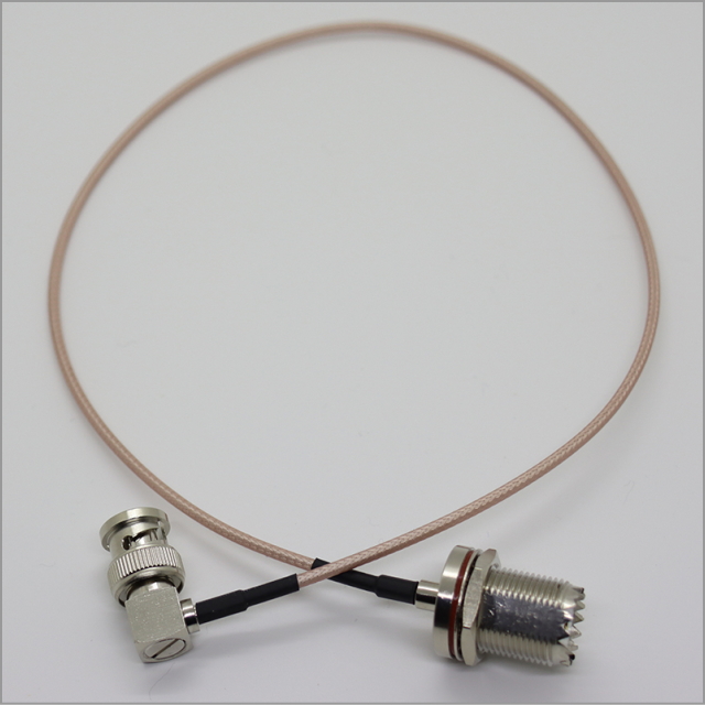 コメット　HM-05L IC-705に最適な変換ケーブル BNC-LP(L型)　M-J