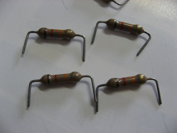 カーボン抵抗　１/４Ｗ　１２ＫΩ　５０本