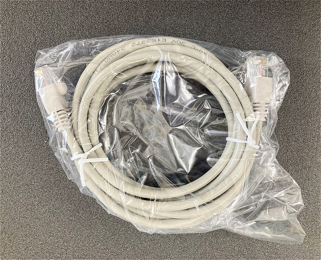 OPC-1069A-1　LANケーブル　3m　CAT5e