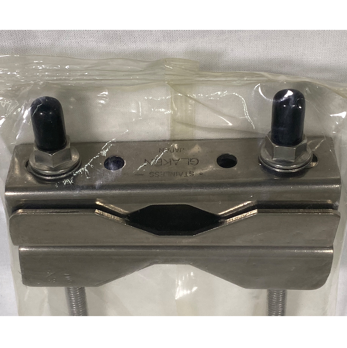 UB-653 ステンレスUブラケット グラスファイバー工研