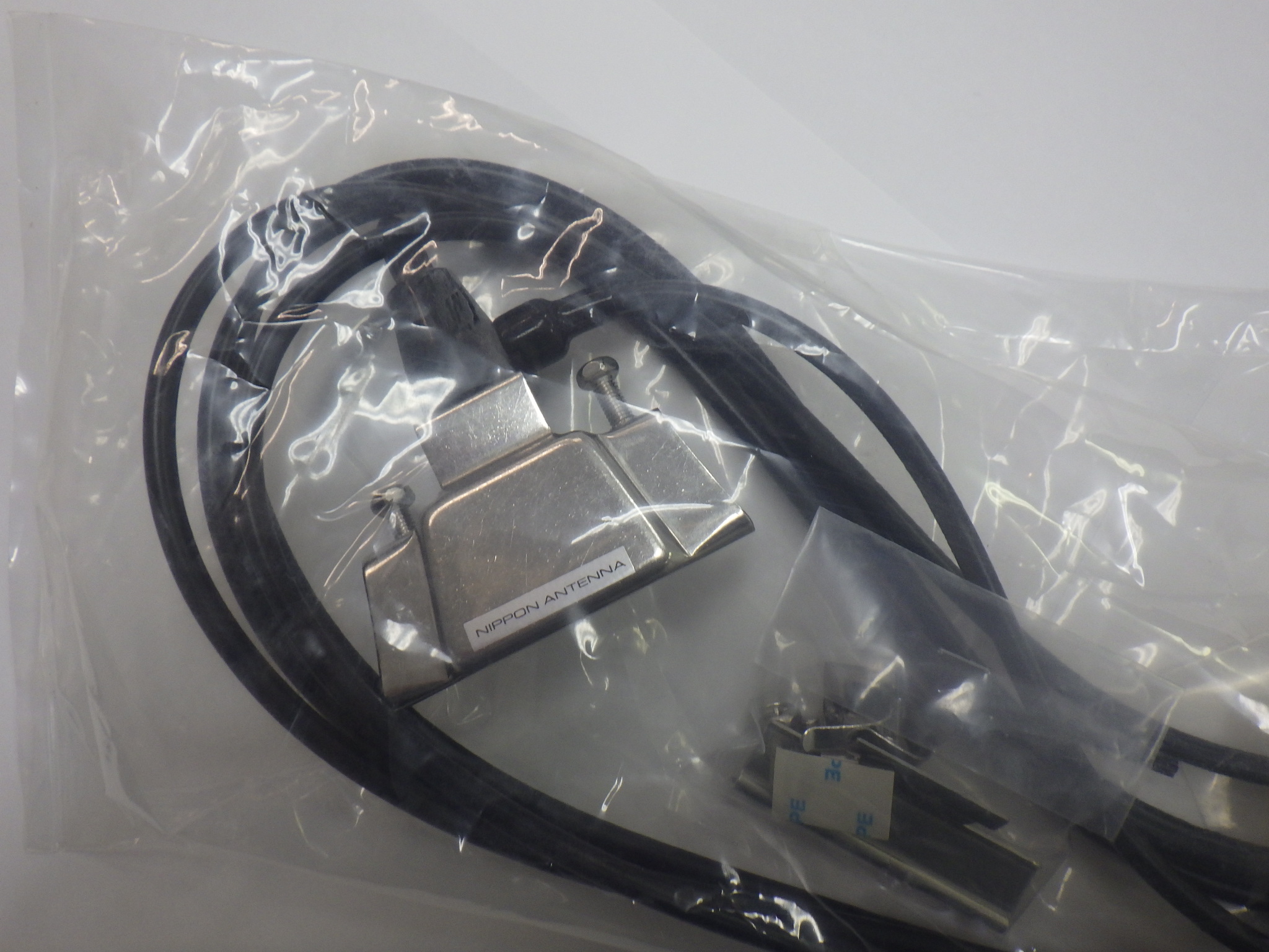 旧規格品　日本アンテナ　業務用アンテナ基台　車載用 ルーフサイド用基部(3D-2V)　　MP型コネクタ