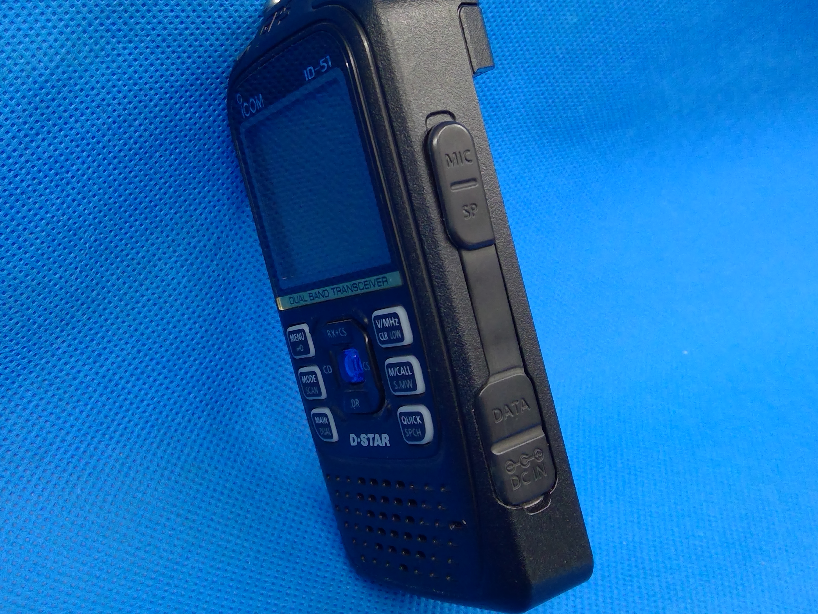 アイコム　ID-51PLUS2　デュアルバンドデジタルトランシーバー　店頭使用品　バッテリー新品交換　テータ通信ケーブルセット