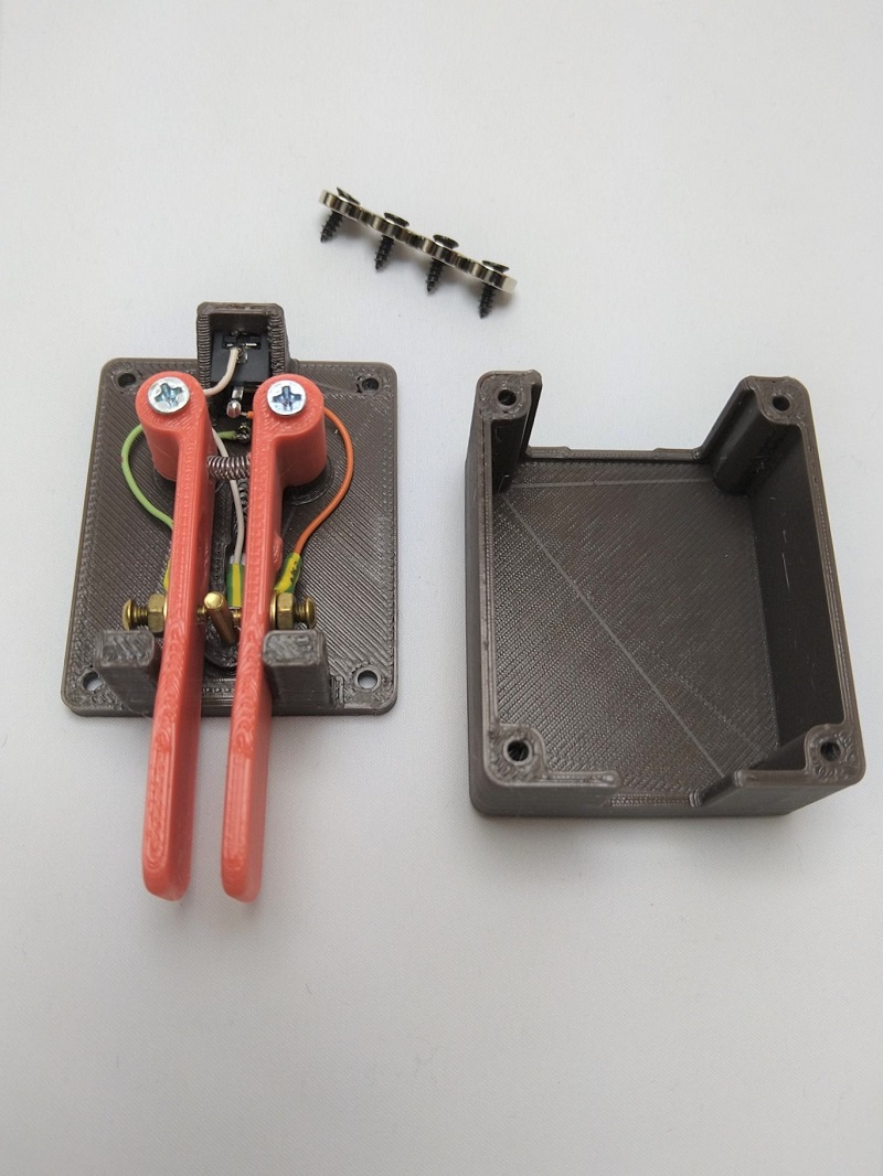 軽量ミニパドル CW移動運用 強力固定マグネット付（ミニプラグコード付属）ダークブラウン ハムショップマッコイオリジナル